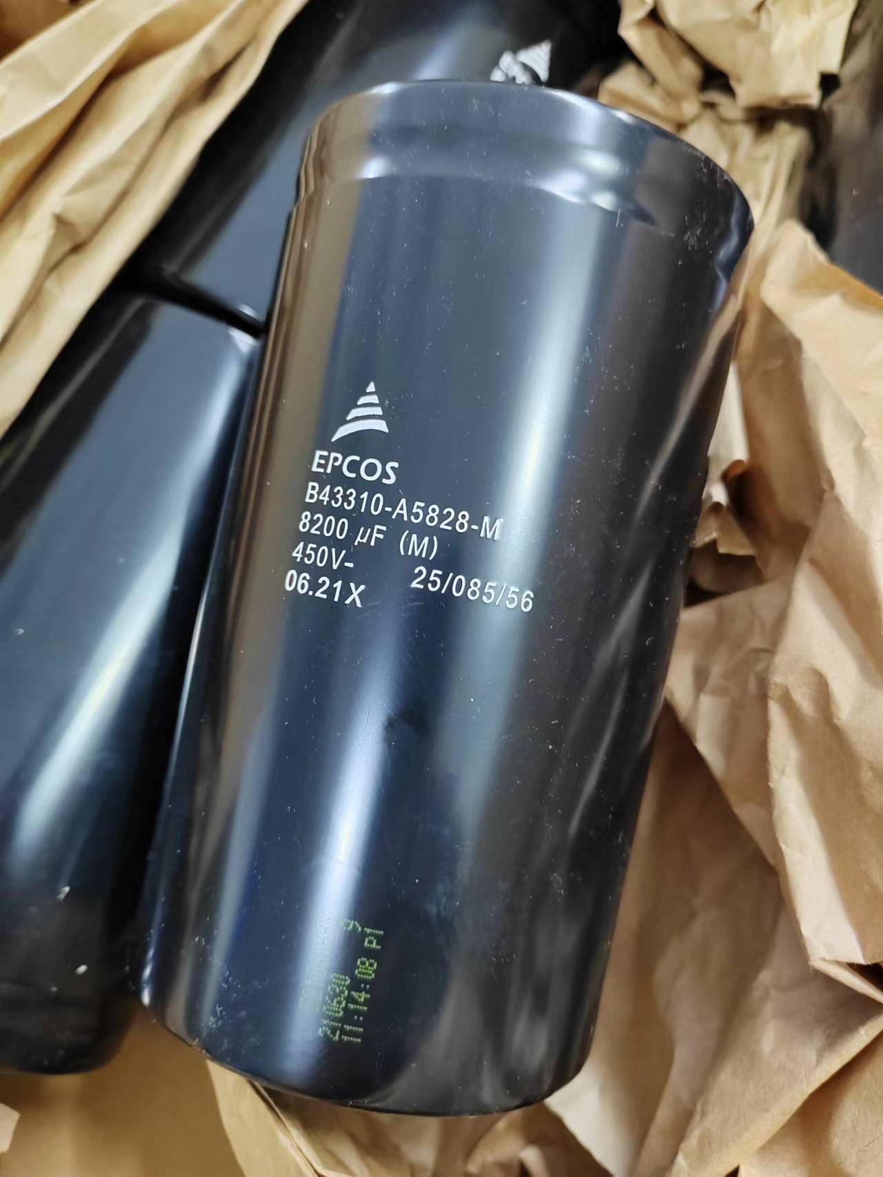 型号：B43310A5828M<